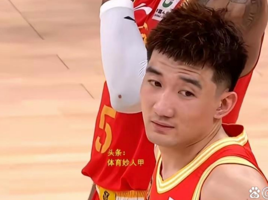 爱游戏官方入口-广州队翻盘新疆队，孙铭徽刷新纪录