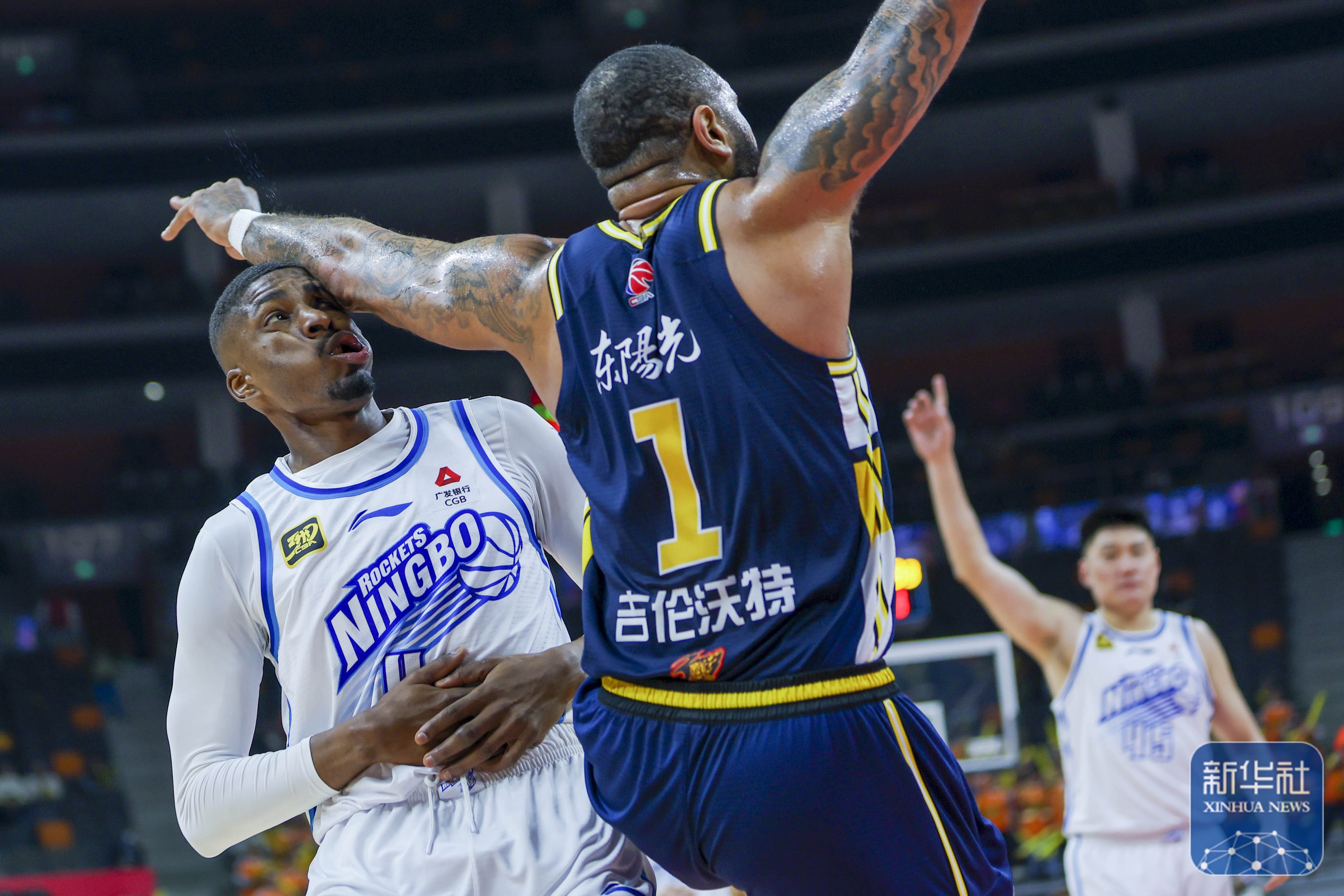 山东队轻取深圳队，约基奇扛起全队