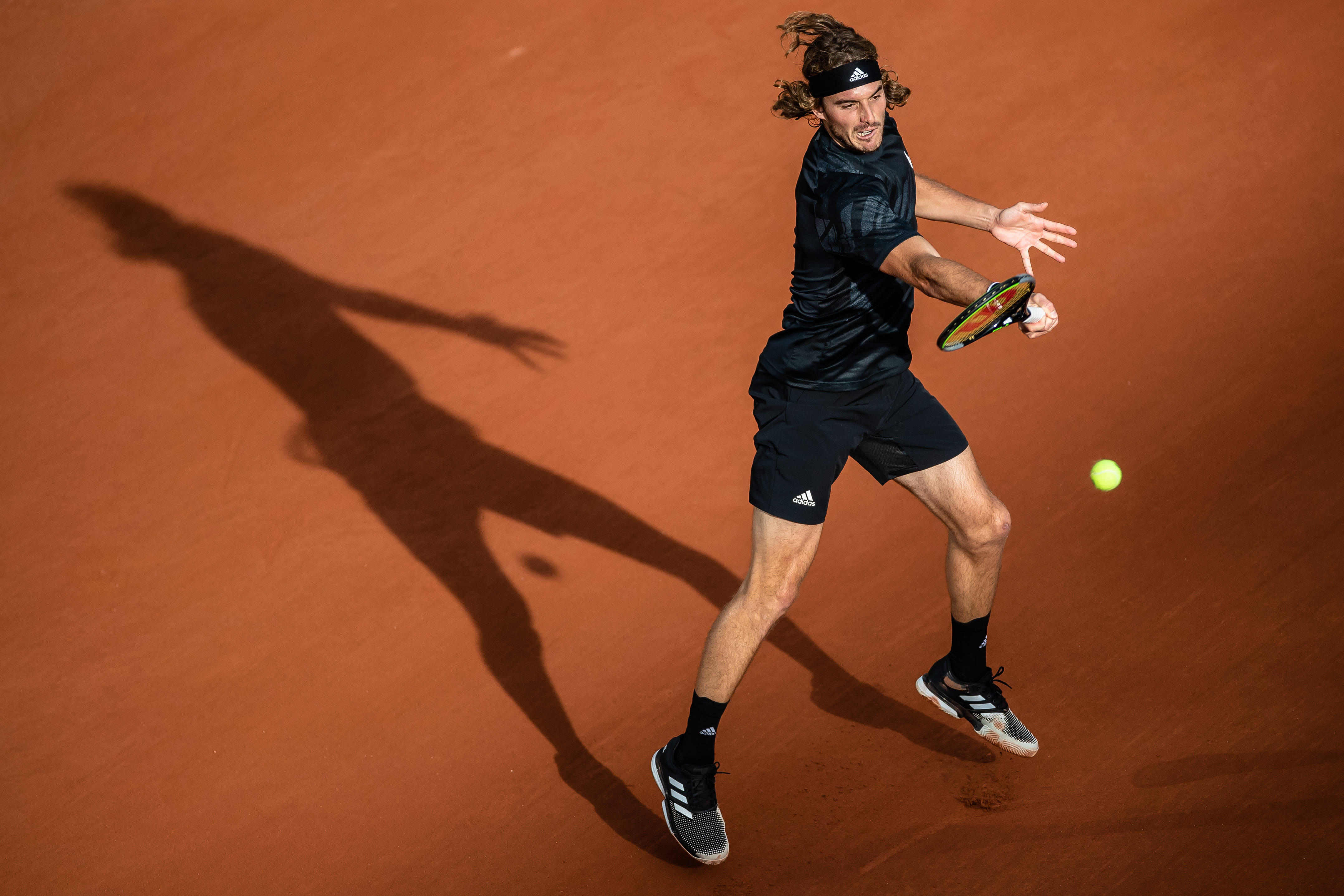 爱游戏体育-法网力克温网，西西帕斯点燃赛场