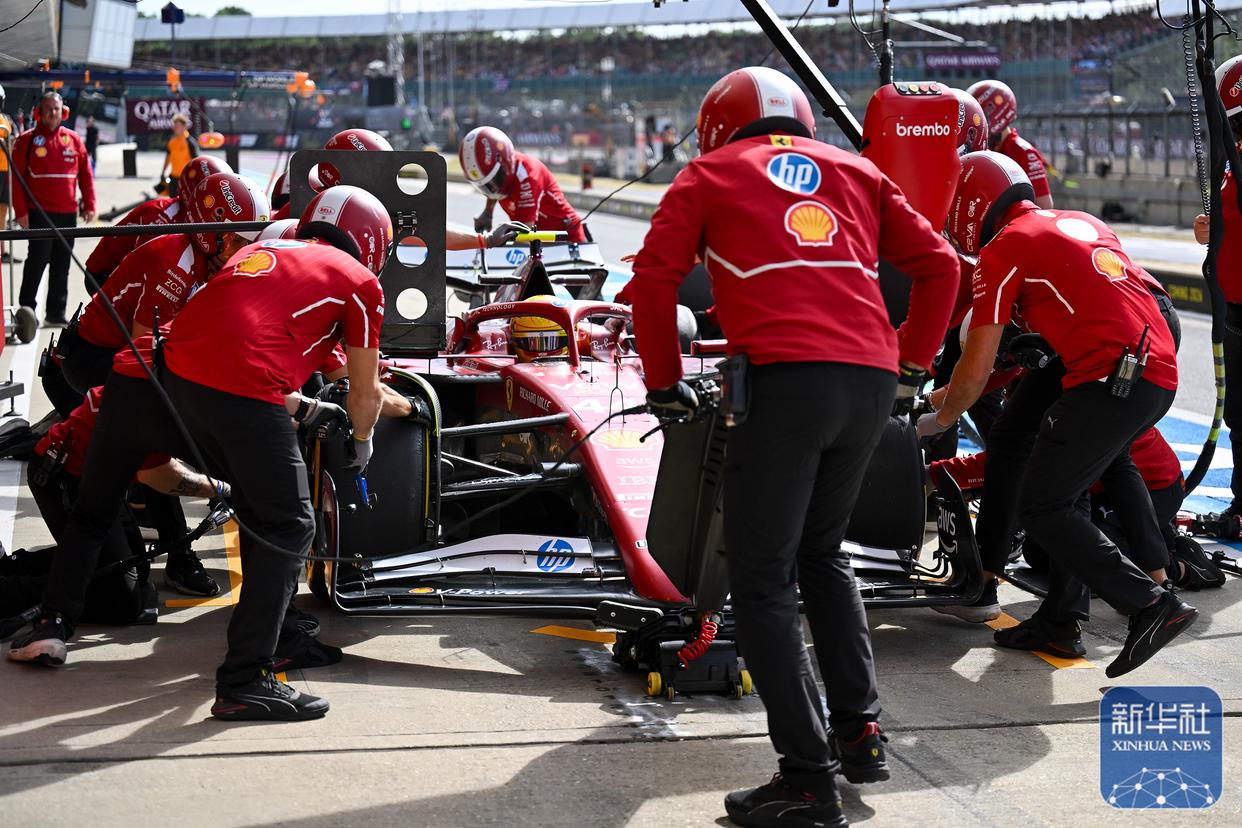 爱游戏官方-哈斯车队绝杀威廉姆斯，汉密尔顿扛起全队