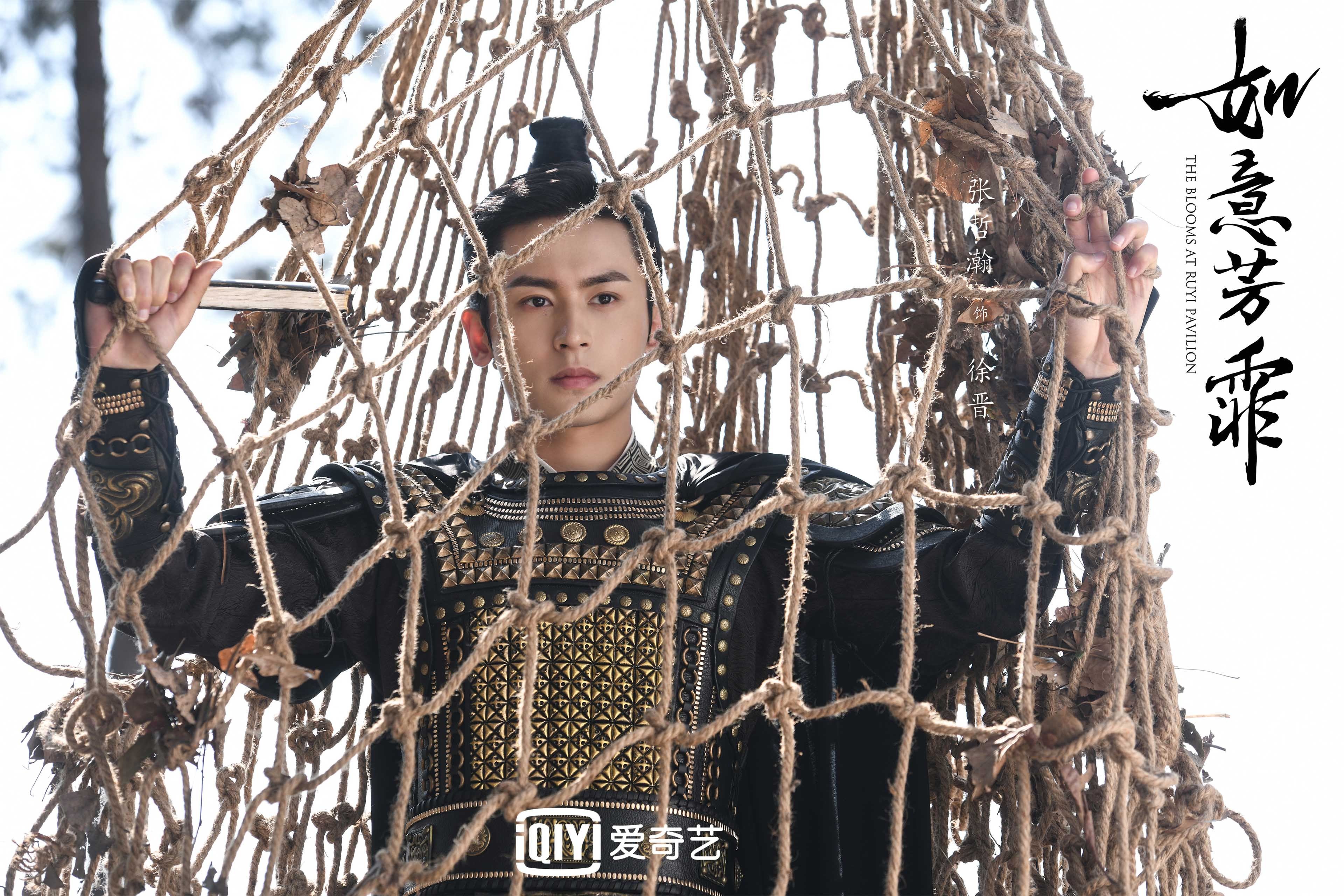 爱游戏体育-当东方巨龙遭遇西方猛禽，上海队跨洲斩落鹈鹕，恩比德在年度焦点之战上演大帝降临