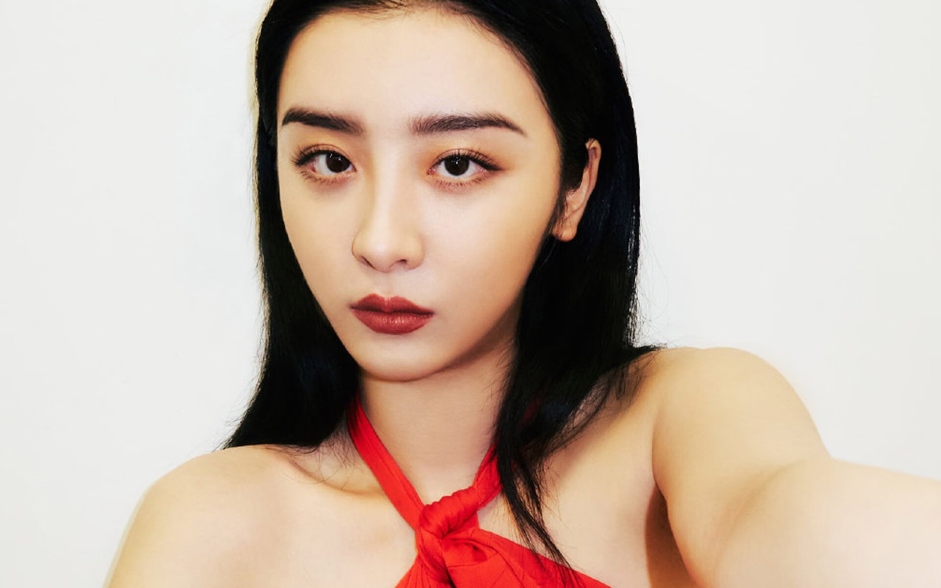 同一位导演,书写两幕剧本,西班牙与布鲁诺,在平行的时空里宣告权力的交接