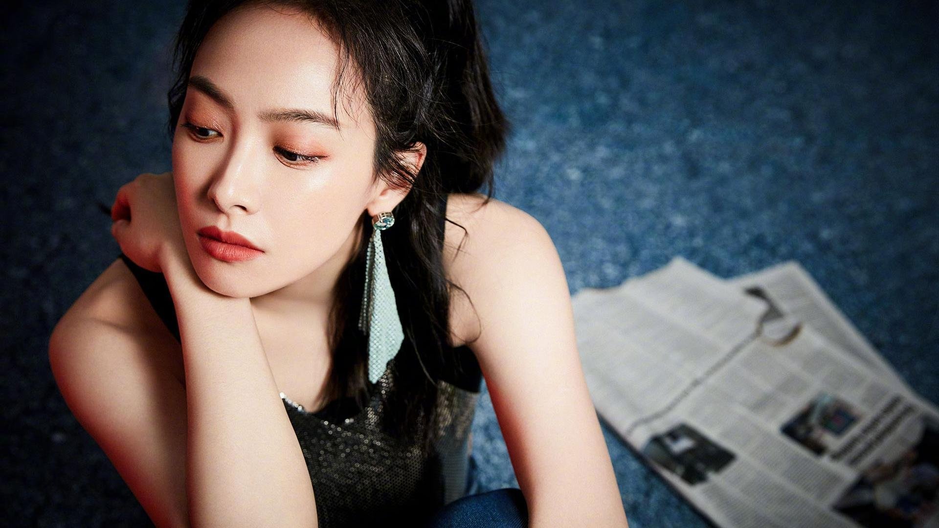 爱游戏官方入口-得分王破茧，红色军团碾压，当个人纪录撞上团队绞杀