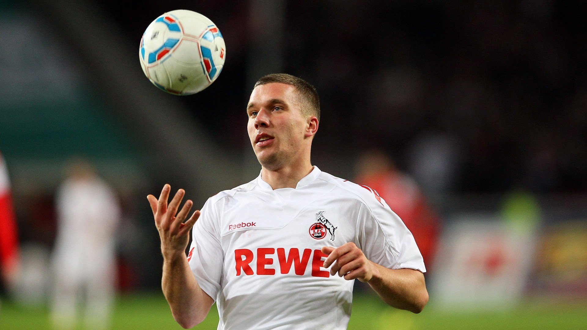 单节30-8!欧洲弱旅上演逆袭神话,小人物托尼如何一肩扛起国家荣耀?